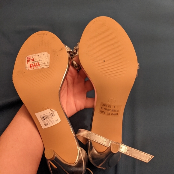 Silver Rhinestone Heel - Picture 3 of 3